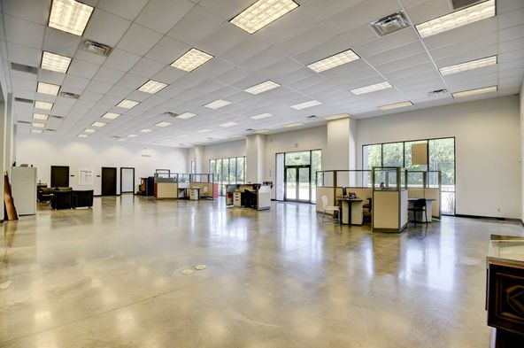 Midwest Auto Direct: 11401 Kaw Dr, Edwardsville, KS 66111